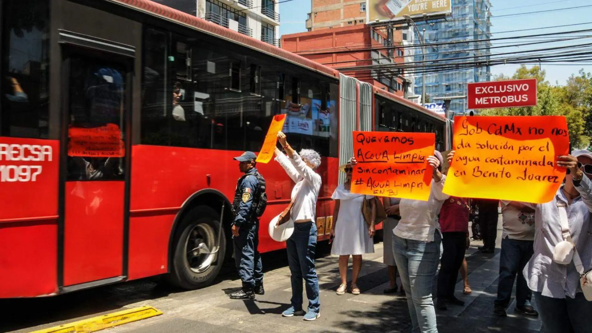 Protestas por agua contaminada en alcaldia Benito Juarez_02